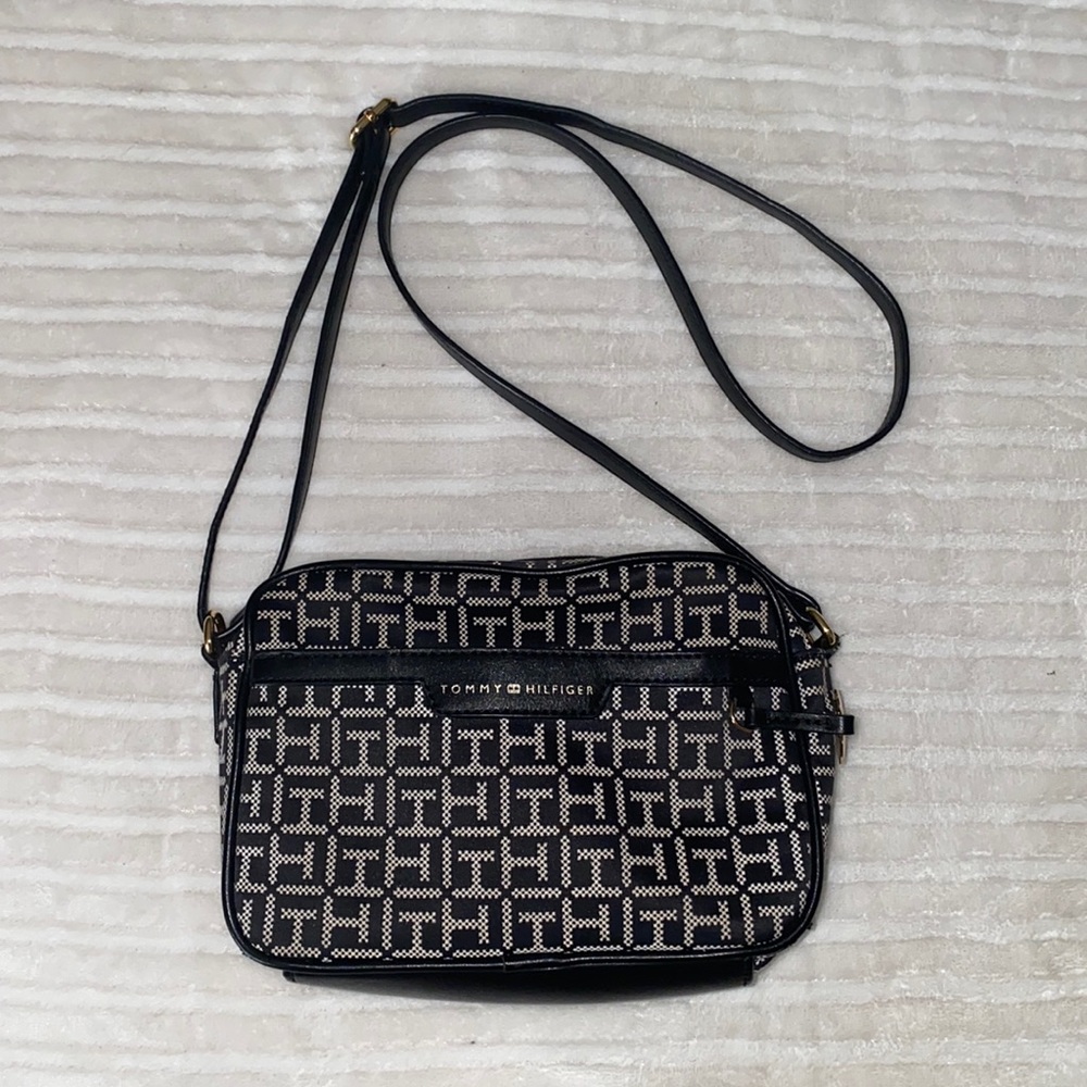 Tommy Hilfiger bag